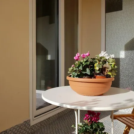 Rifinito Bilocale In Centro, Casa Verdi, 2° Piano Apartment